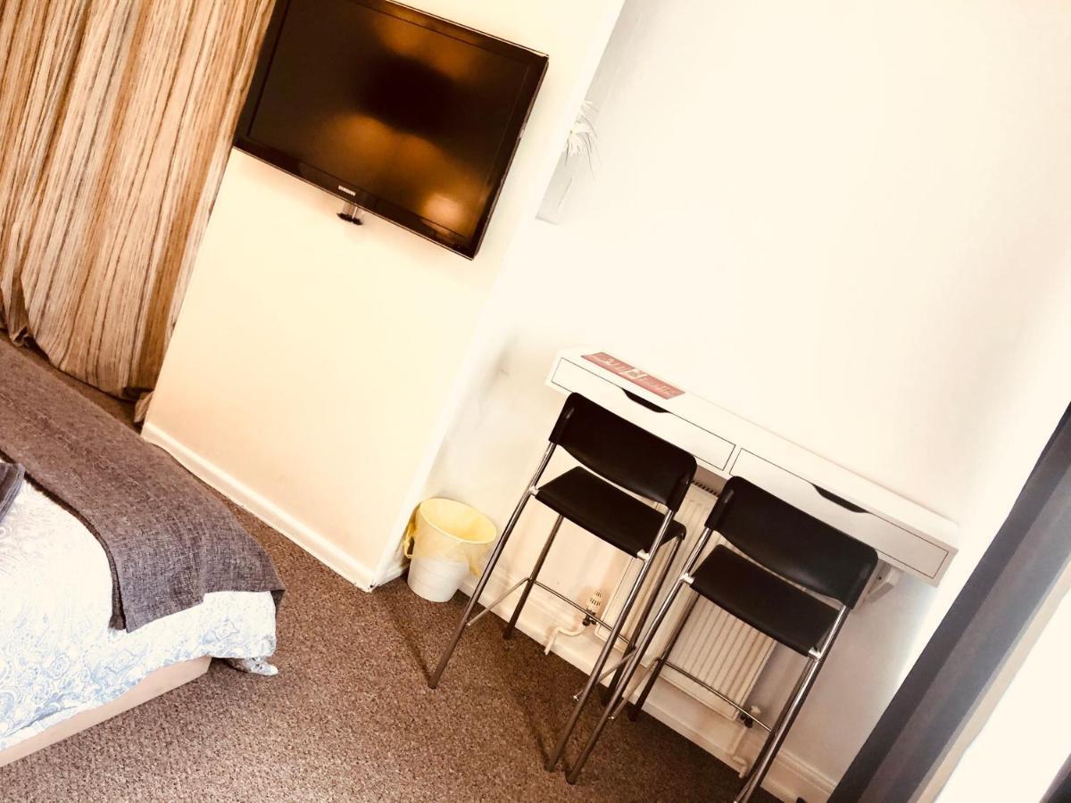 Ac Lounge 125 Lägenhet Rochford Exteriör bild