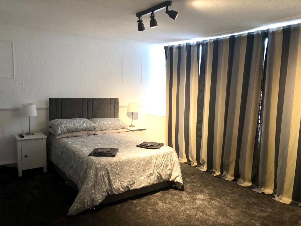 Ac Lounge 125 Lägenhet Rochford Exteriör bild