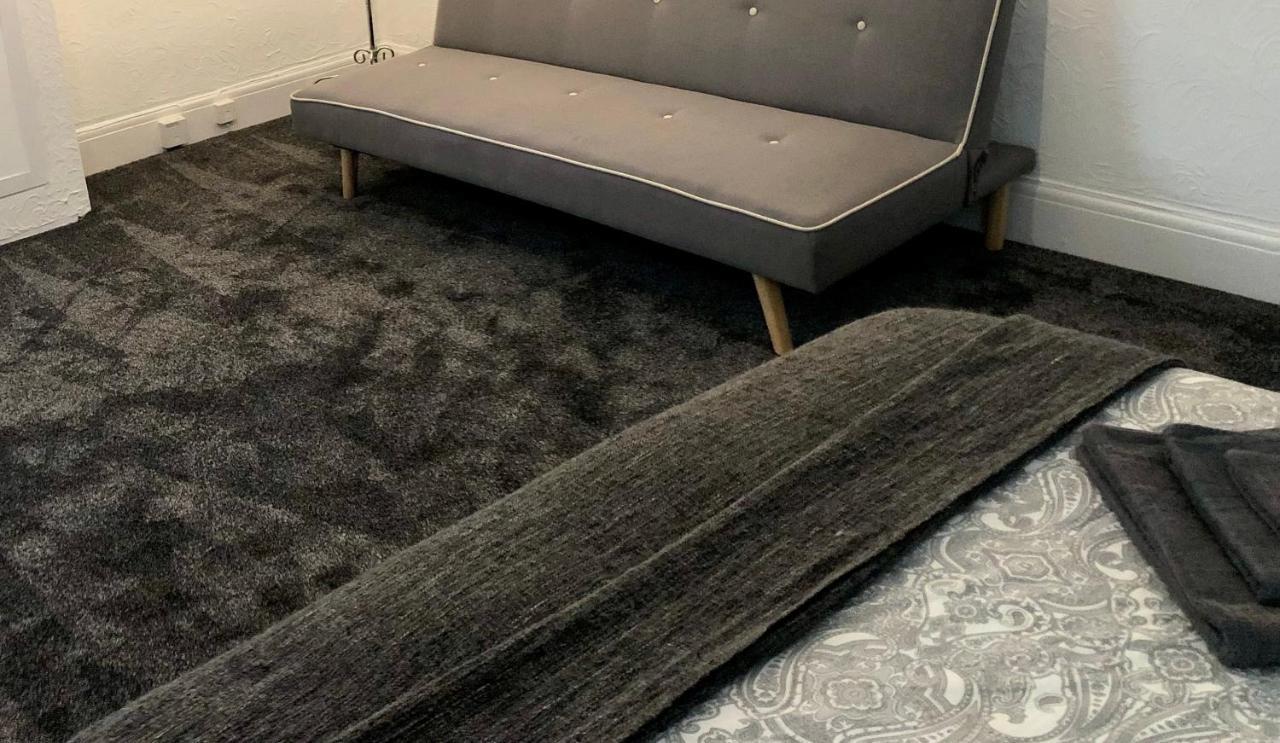 Ac Lounge 125 Lägenhet Rochford Exteriör bild